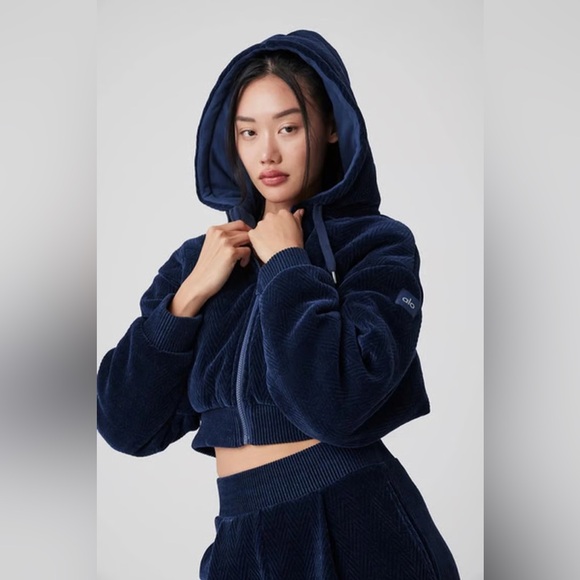 Alo Yoga Cropped Cozy Day Full Zip Jacket - Picture 4 of 17